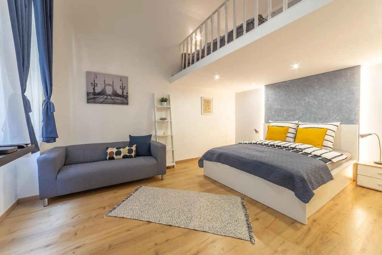 Lovely 1 Bedroom Flat With Central Location Budapest 0*,  Hungría